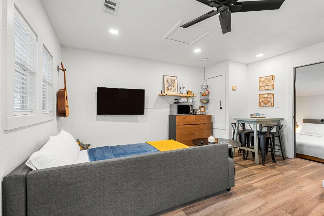 New! The Yellow Door- Downtown Wimberley W/ River Access Екстериор снимка