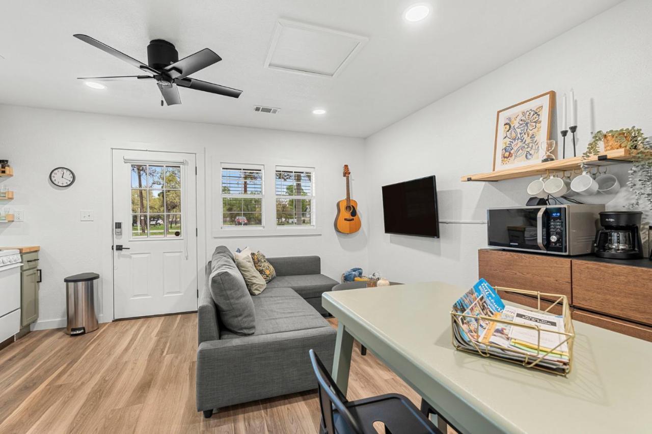 New! The Yellow Door- Downtown Wimberley W/ River Access Екстериор снимка